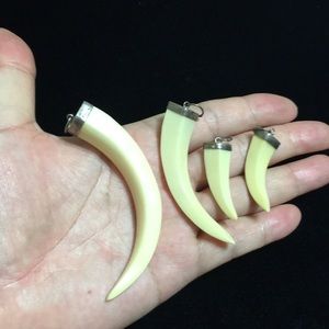 🖤RARE💕💕PRATA Bone pendants lot